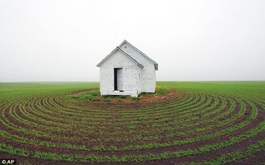 North Dakota ghost towns are documented in eerie photos