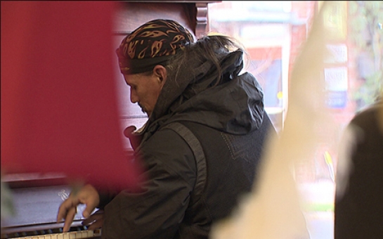 'Homeless Mozart' has rare musical gift - VIDEO