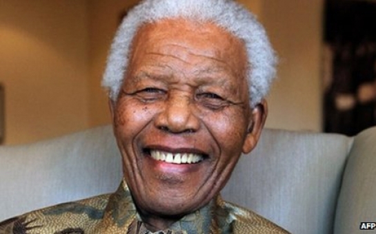 Nelson Mandela in fight from 'deathbed'