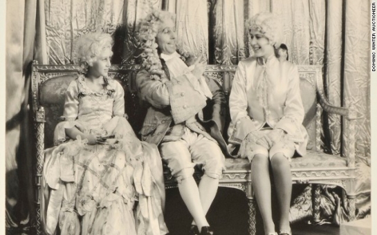 Photos show Elizabeth II as cross-dressing stage star