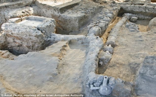 Incredible 10th century Israeli estate and fountain - PHOTO