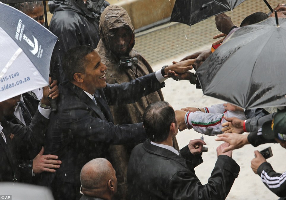 Obama and David Cameron snap selfies at Mandela's memorial - PHOTO+VIDEO