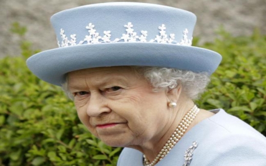 Queen ‘marked bowls to stop police swiping snacks’