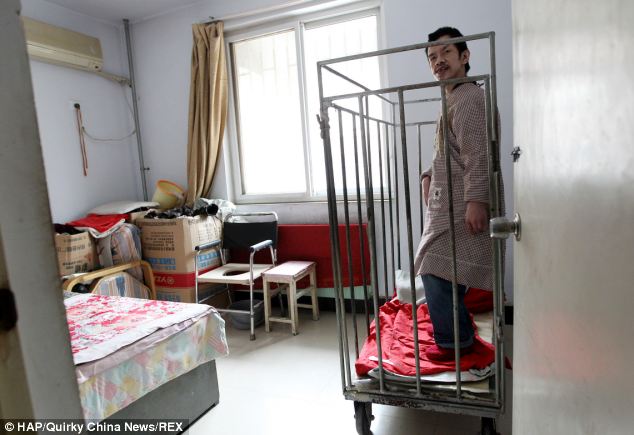 Man is kept in a cage for more than 40 years - PHOTO+VIDEO