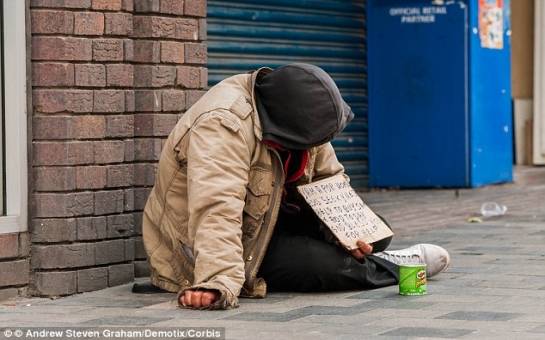 Man who posed as beggar and rewarded strangers who give him change