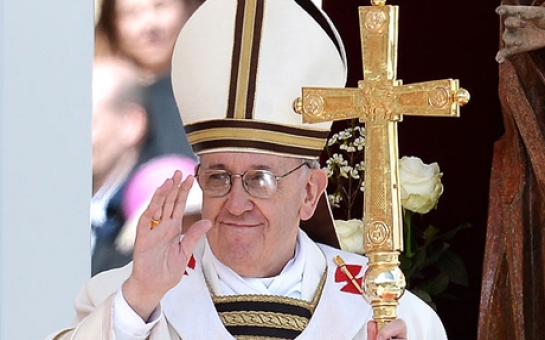 Pope named "Best Dressed Man of 2013" - VIDEO