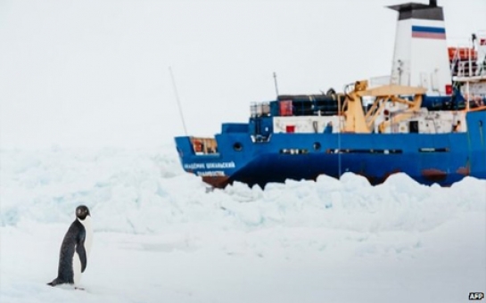 Antarctic rescue bid under threat