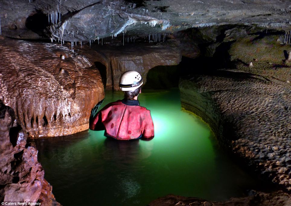 An extraordinary cave system in south Wales - PHOTO