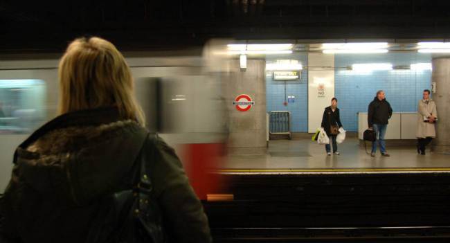6 reasons you’re unlikely to find love on your morning commute - PHOTO