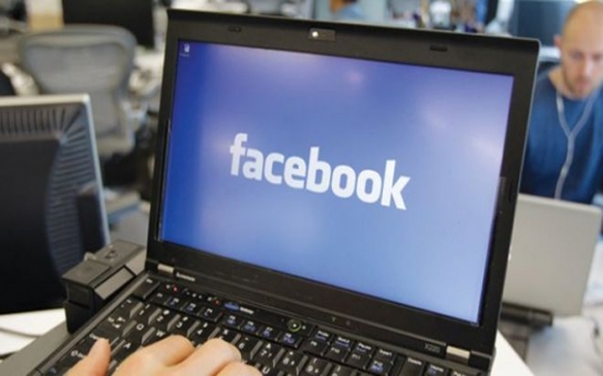 Addicted to Facebook? Study shows users are lonelier