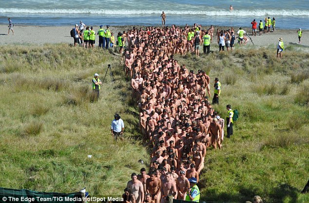 Nude swimmers smash record for largest skinny dip of the world - PHOTO