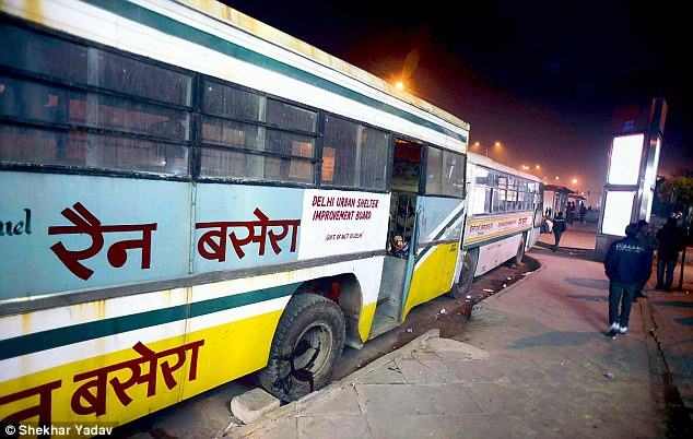 Gvt turns abandoned buses into night shelters for homeless people - PHOTO