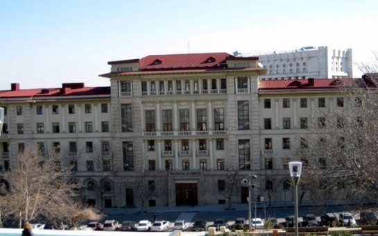 Smartphones banned inside Azeri cabinet building