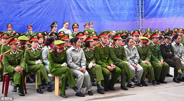 Vietnam sentences 30 heroin smugglers to death including 9 females - PHOTO