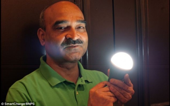 'Smartbulb' uses its rechargeable battery when electricity fails