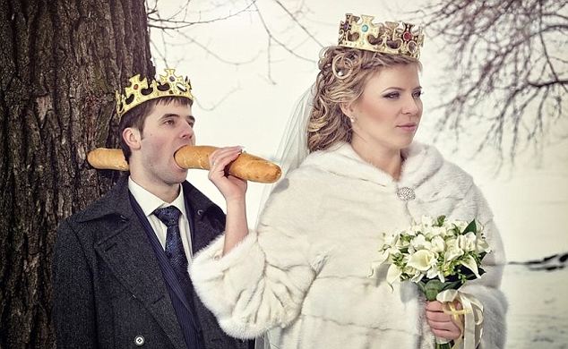 Russian wedding photos are bizarre - PHOTO