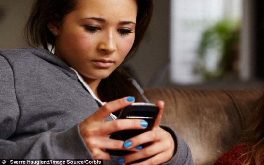 HALF of adults have sent X-rated messages - PHOTO+VIDEO