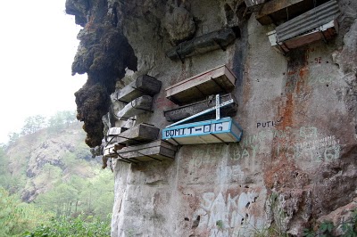 The hanging coffins of Sagada - PHOTO