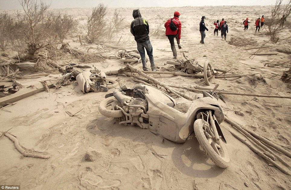 An entire town is left covered in a layer of ash - PHOTO