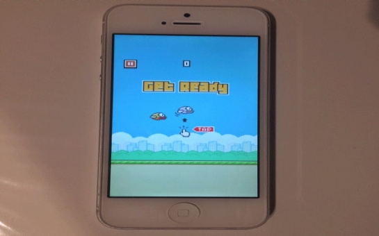 iPhone with Flappy Bird on it is selling for £50,000 on ebay