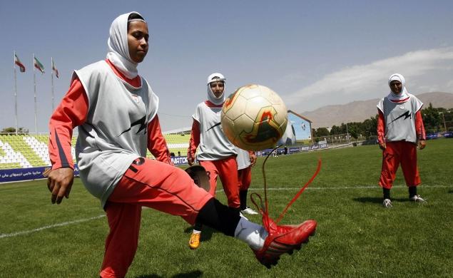 Iranian women's football team forced to have gender test - PHOTO