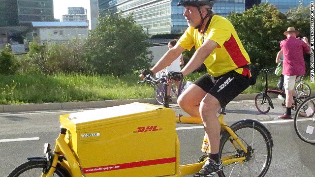 Sperm, groceries, and mail: Why bike is best for precious cargo - PHOTO