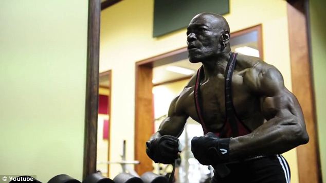 70-year-old body builder whose abs put men half his age to shame - PHOTO+VIDEO