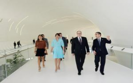 Azerbaijan`s First Lady meets Prince Albert II of Monaco PHOTO