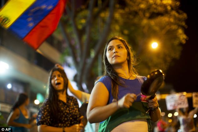 Venezuelan students are furious - PHOTO