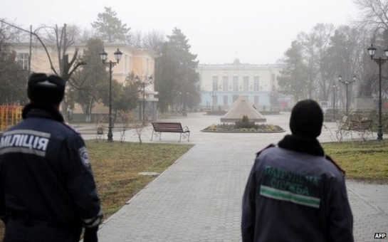 Ukraine: Gunmen seize Crimea government buildings