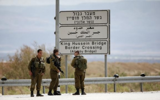 Israeli soldiers kill Palestinian at Jordan crossing