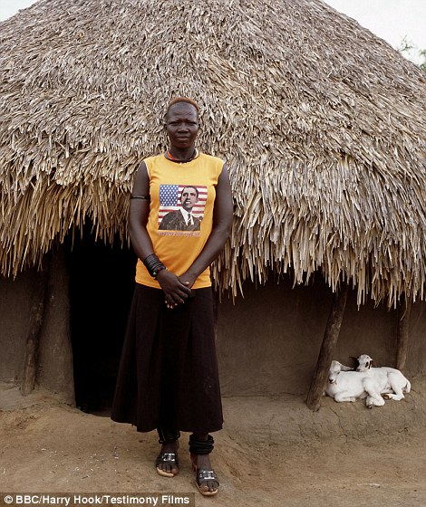Inside the lives of the nomad tribes of Africa - PHOTO