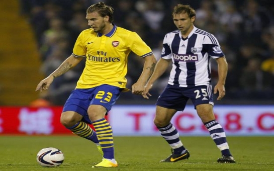 Arsenal's Nicklas Bendtner accused of telling cabbie 'I will f*** you