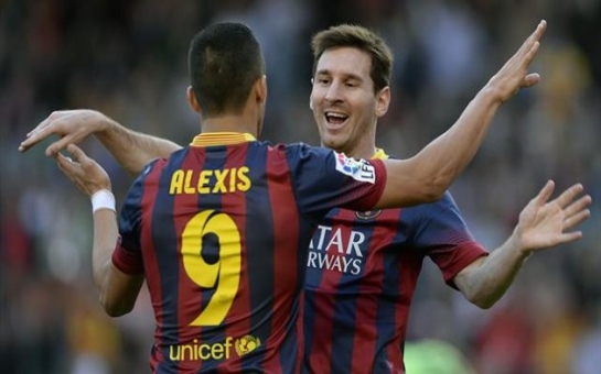 Messi bags hat-trick to break Barca goalscoring record