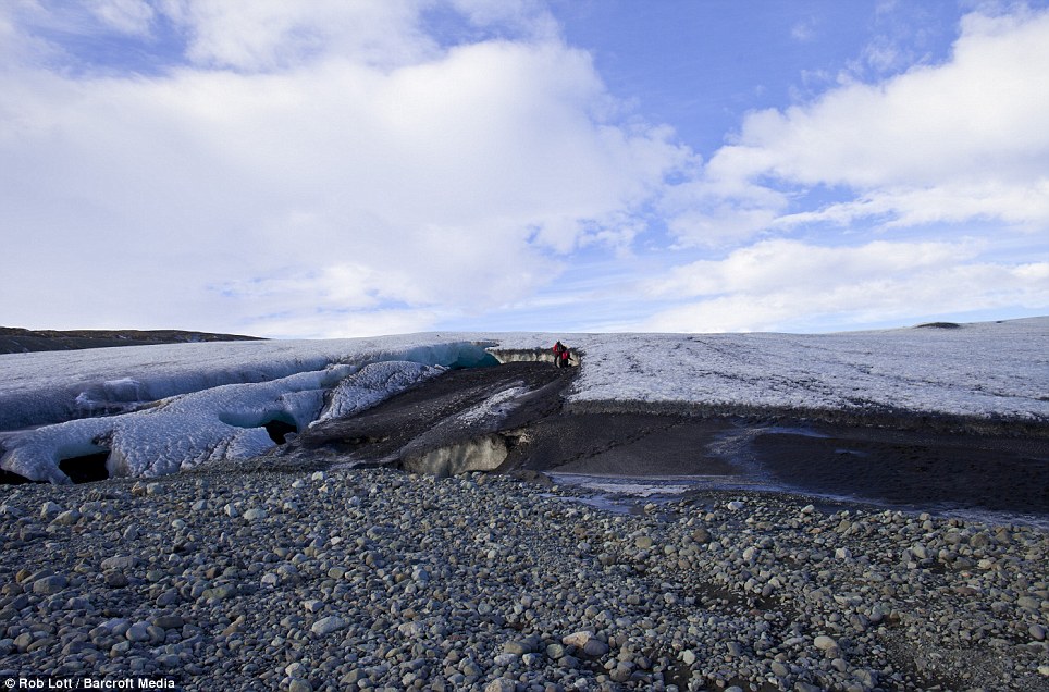 Iceland's crystal ice caves are pretty awesome - PHOTO