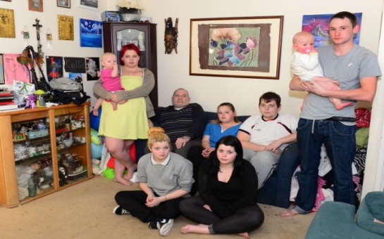 Father with 18 children and 10 women wants to have six-bedroom house