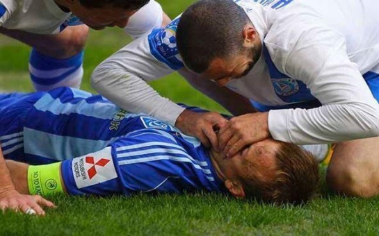 Soccer Player Saves Rival After Frightening Injury - VIDEO