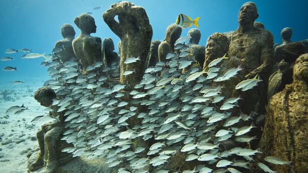 A museum on the ocean floor - PHOTO