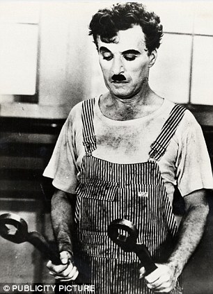 New book reveals Charlie Chaplin's obsession with young girls - PHOTO