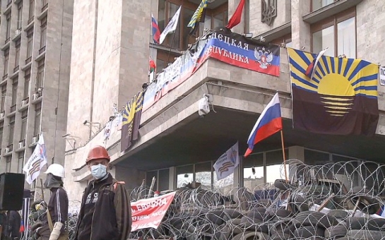 Donetsk protesters dig in at government building