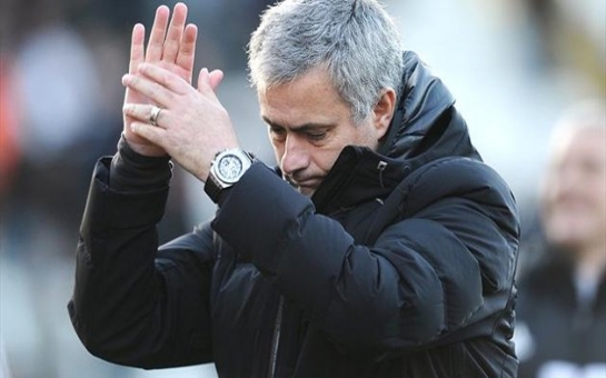 Chelsea fans to pay millionaire Mourinho's fine