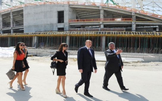 Aliyev visits Aquatic Palace under construction in Baku