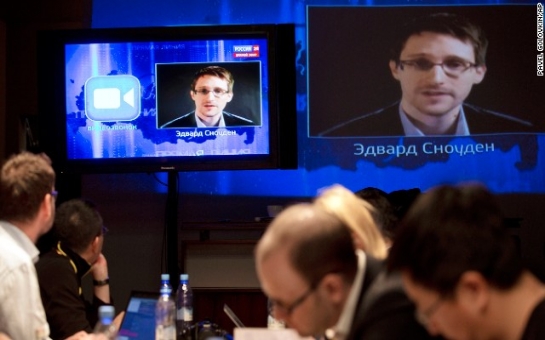 Snowden asks Putin about Moscow surveillance