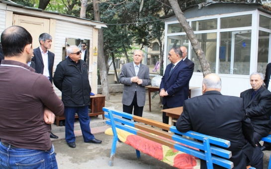 Mollazade meets voters in Baku’s Nasimi district