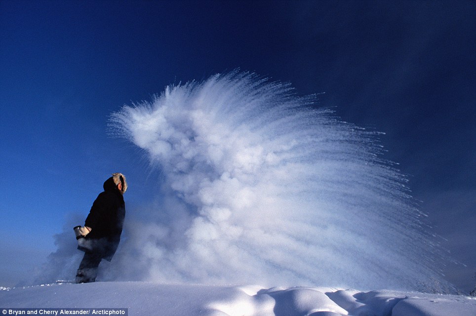 Stunning pictures capture everyday life in the harsh winters - PHOTO