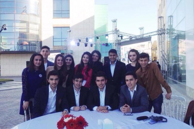 Heydar Aliyev with his fellow students - PHOTO