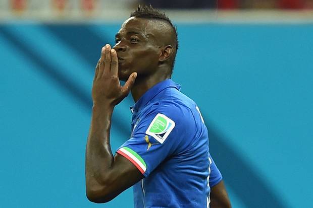 Mario Balotelli's 'I want a kiss from Queen'