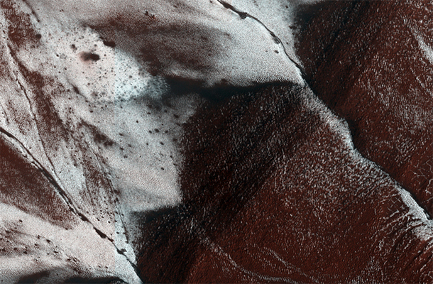 NASA обнаружило воду на Марсе