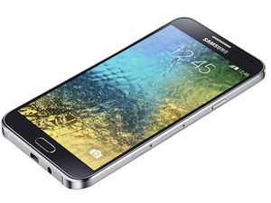 “Samsung” şirkəti yeni smartfonlarını nümayiş etdirdi