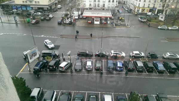 Parisdə daha bir atışma: 1 nəfər girov götürüldü